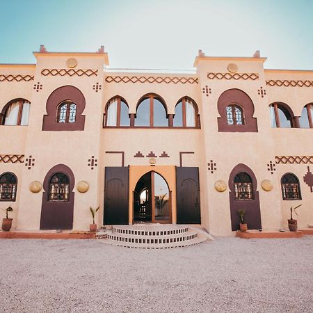Traditional Riad Merzouga Dunes エクステリア 写真