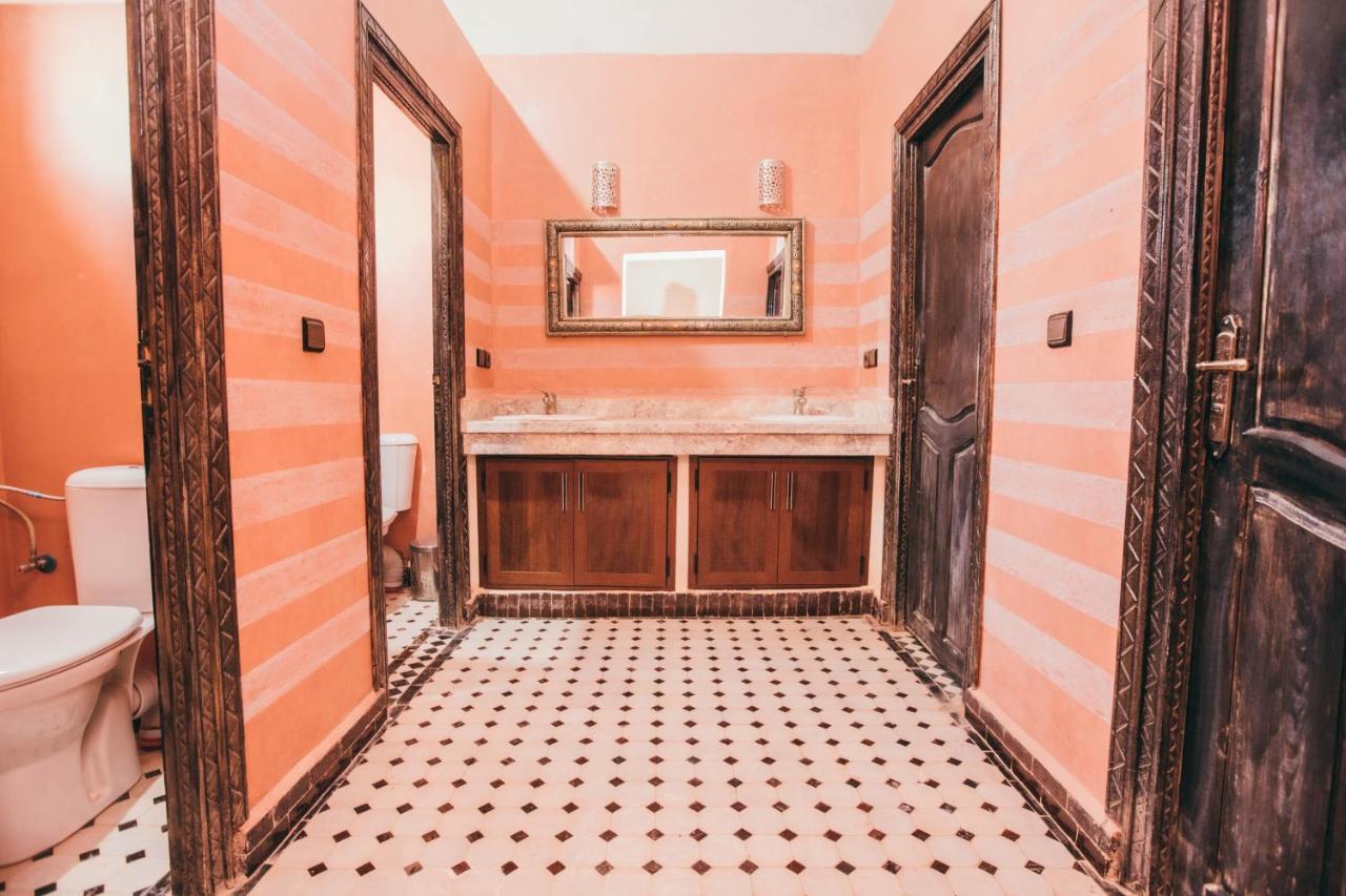 Traditional Riad Merzouga Dunes エクステリア 写真
