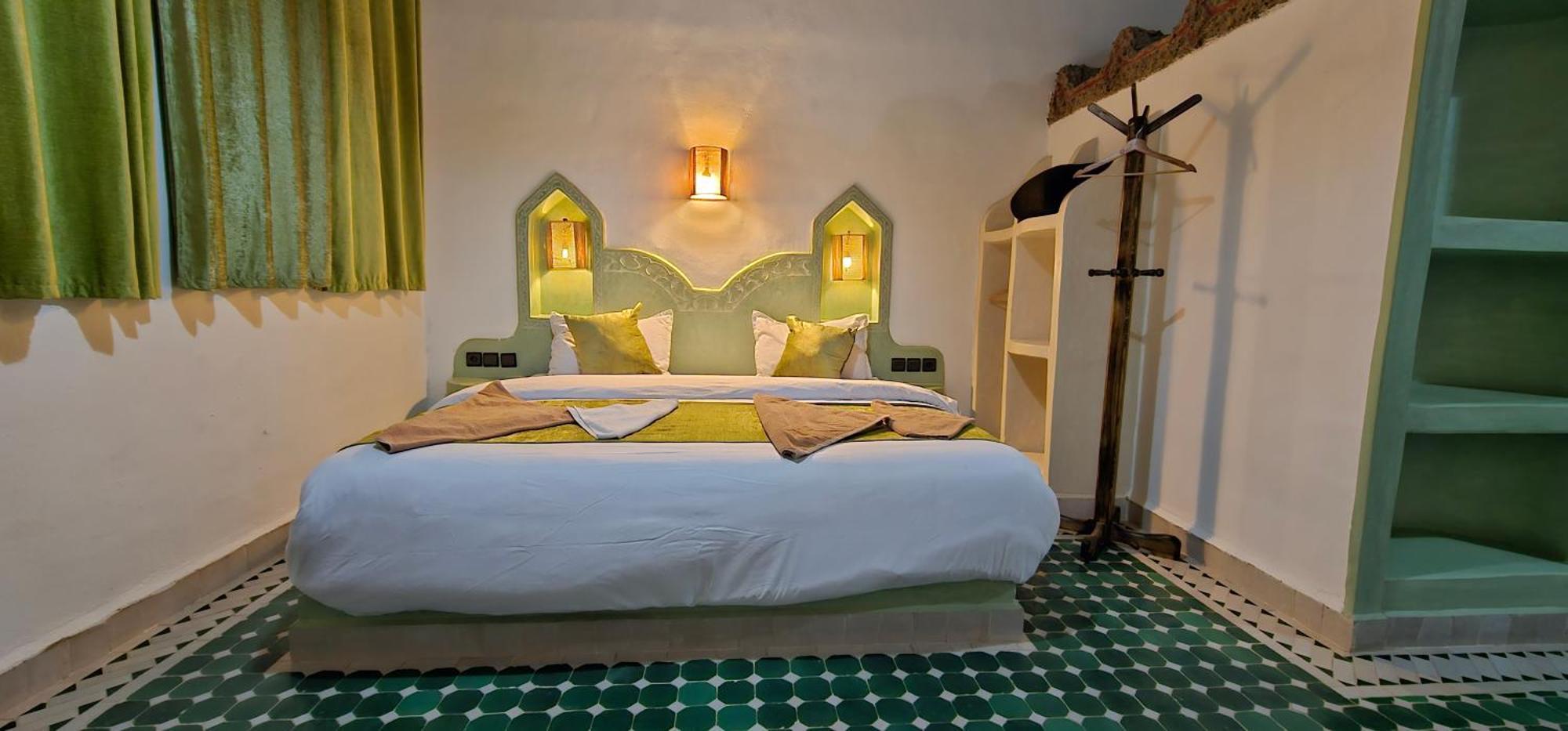 Traditional Riad Merzouga Dunes エクステリア 写真